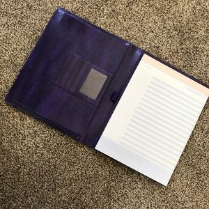 portfolio w/ notepad & sharpies